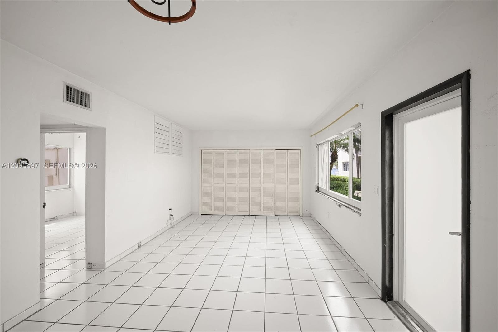 1130 Venetian Way 1D photo 14