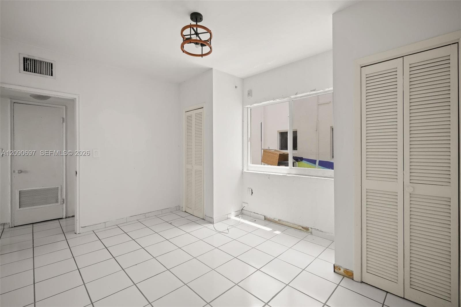 1130 Venetian Way 1D photo 21