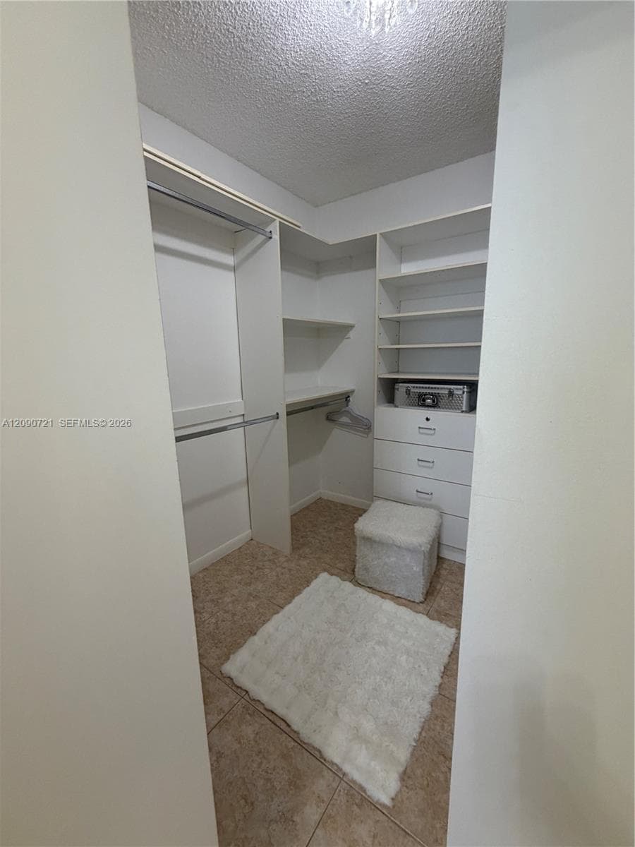 2500 Parkview Dr 907 photo 13