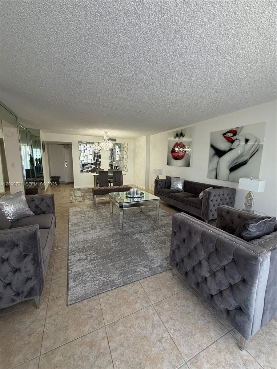 2500 Parkview Dr 907 photo 1