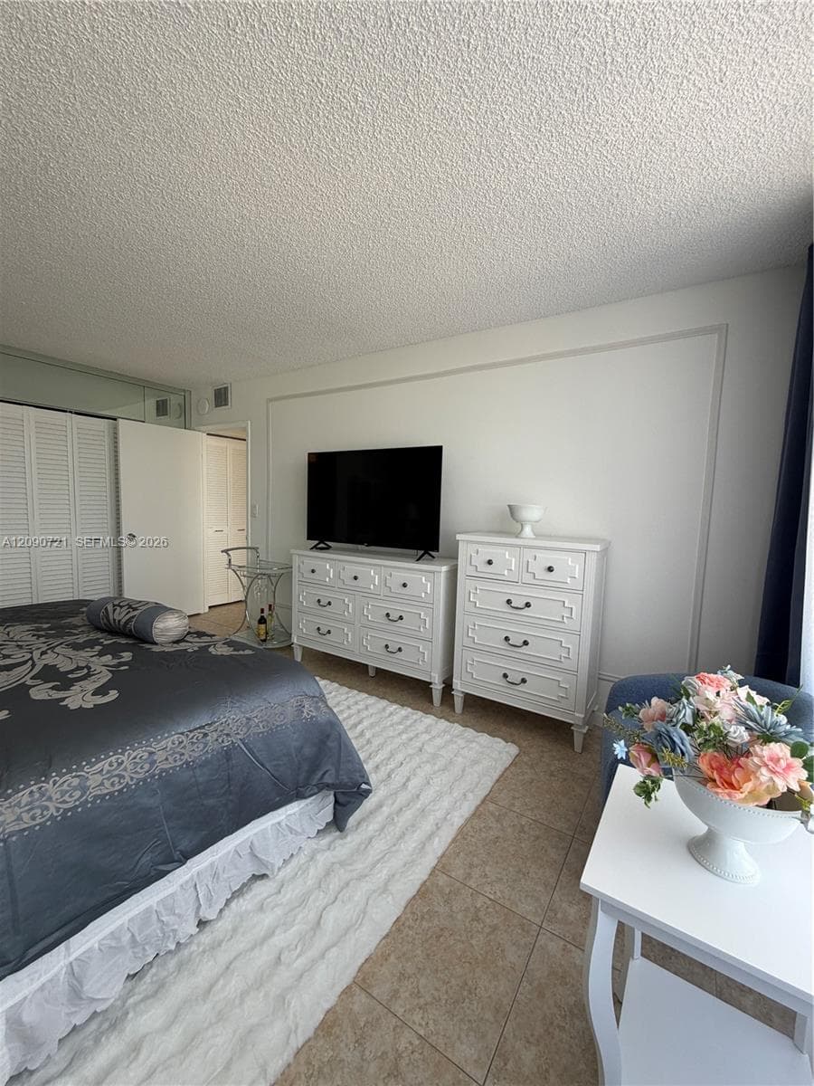 2500 Parkview Dr 907 photo 9