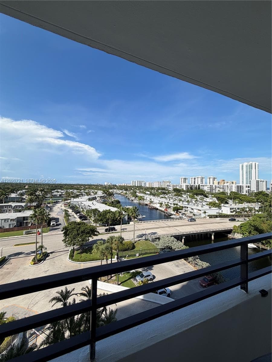 2500 Parkview Dr 907 photo 18