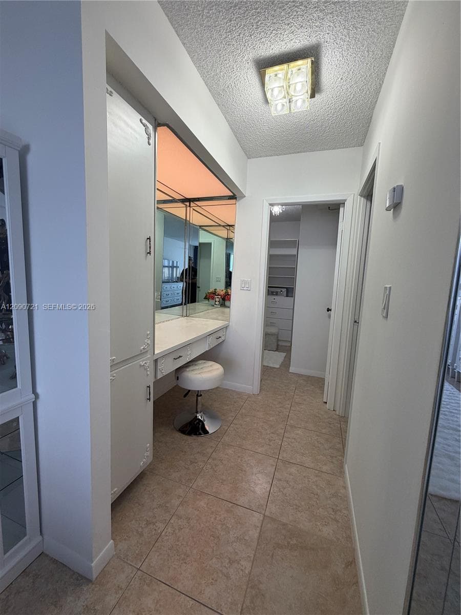2500 Parkview Dr 907 photo 11