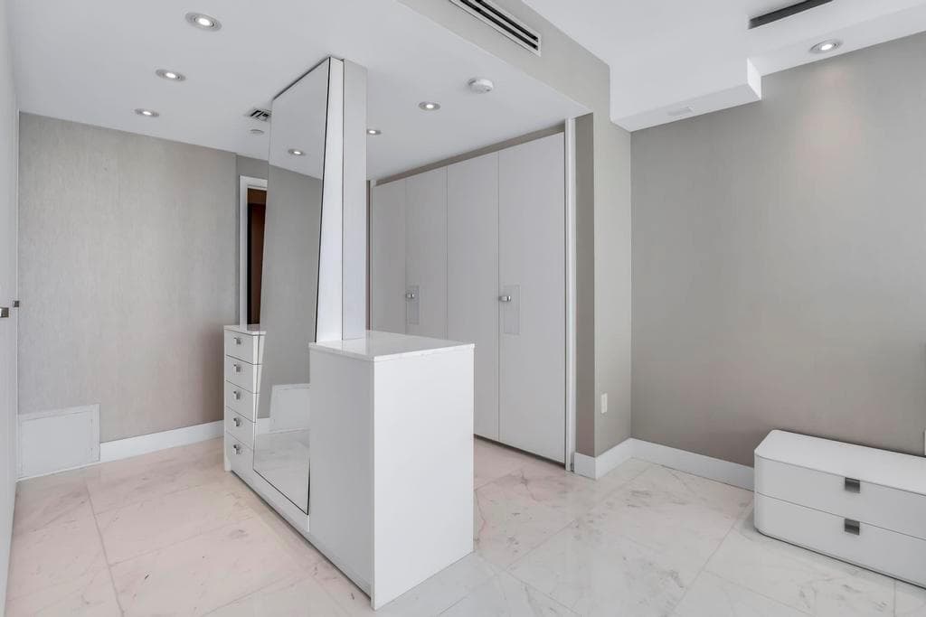 17121 Collins Avenue 2207 photo 22