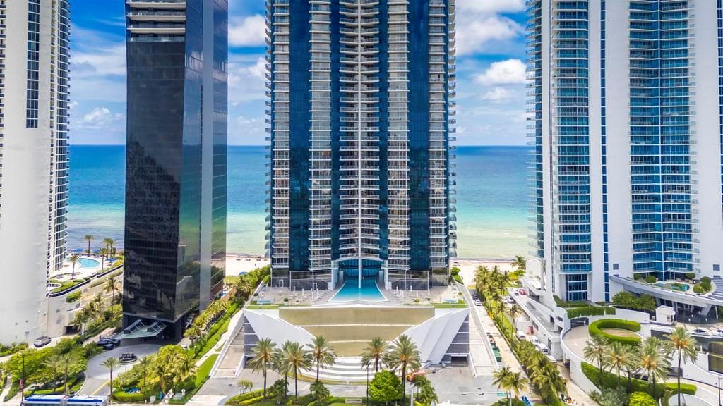 17121 Collins Avenue 2207 photo 3