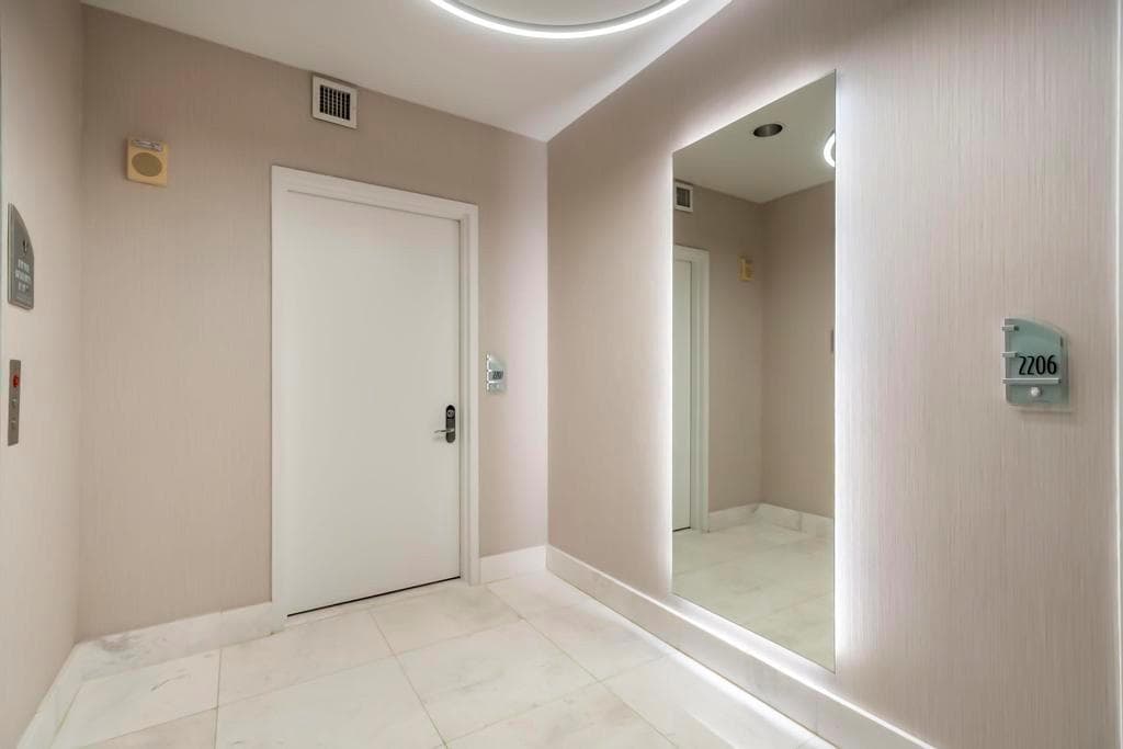 17121 Collins Avenue 2207 photo 5