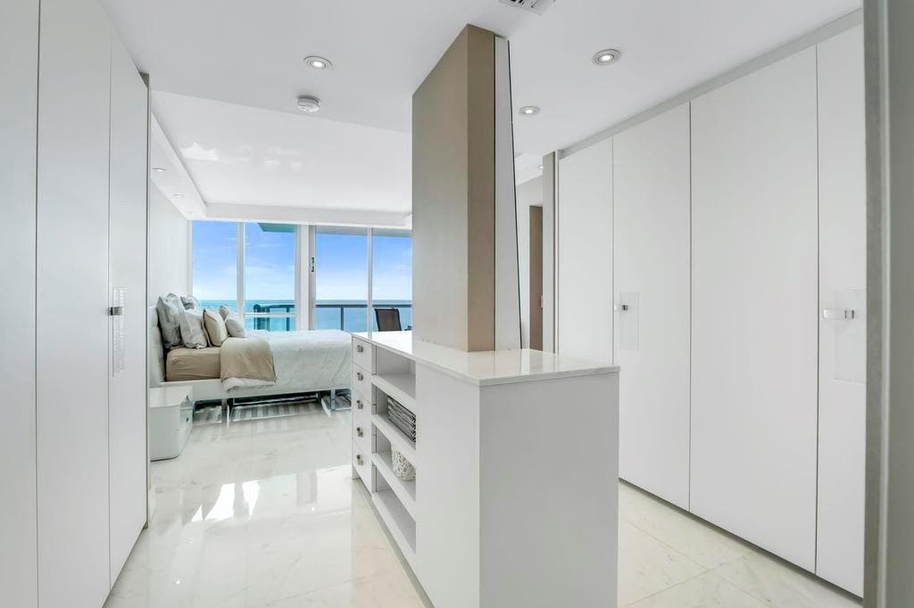 17121 Collins Avenue 2207 photo 24