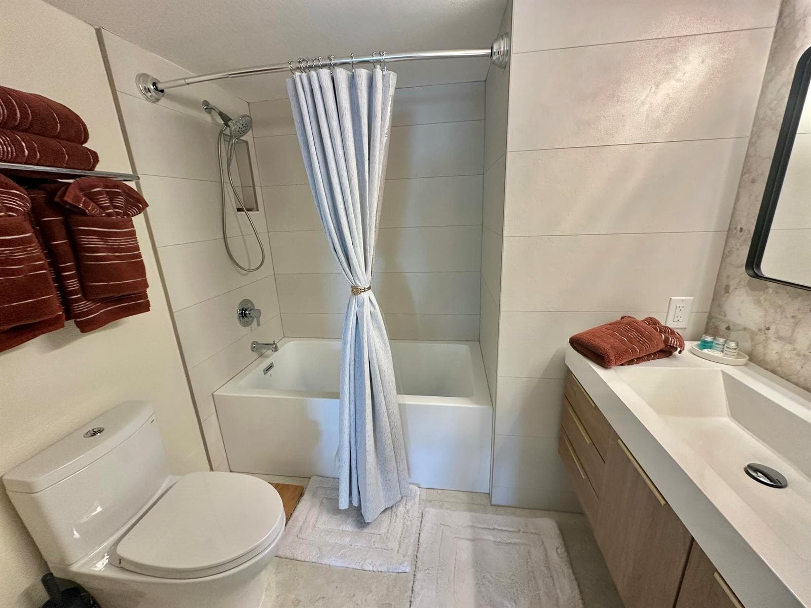 167 YACHT CLUB Way 204 photo 12