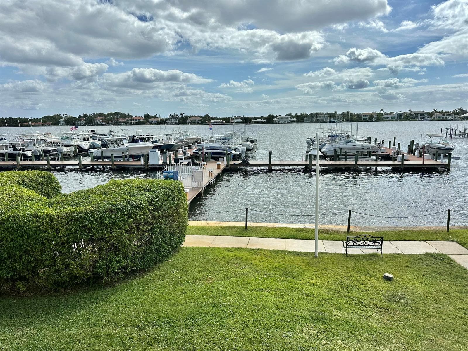 167 YACHT CLUB Way 204 photo 1