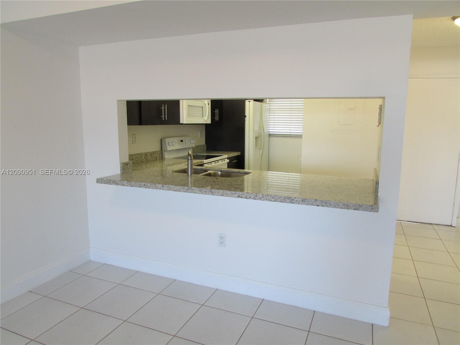 10315 NW 9th St Cir 407-14 photo 4