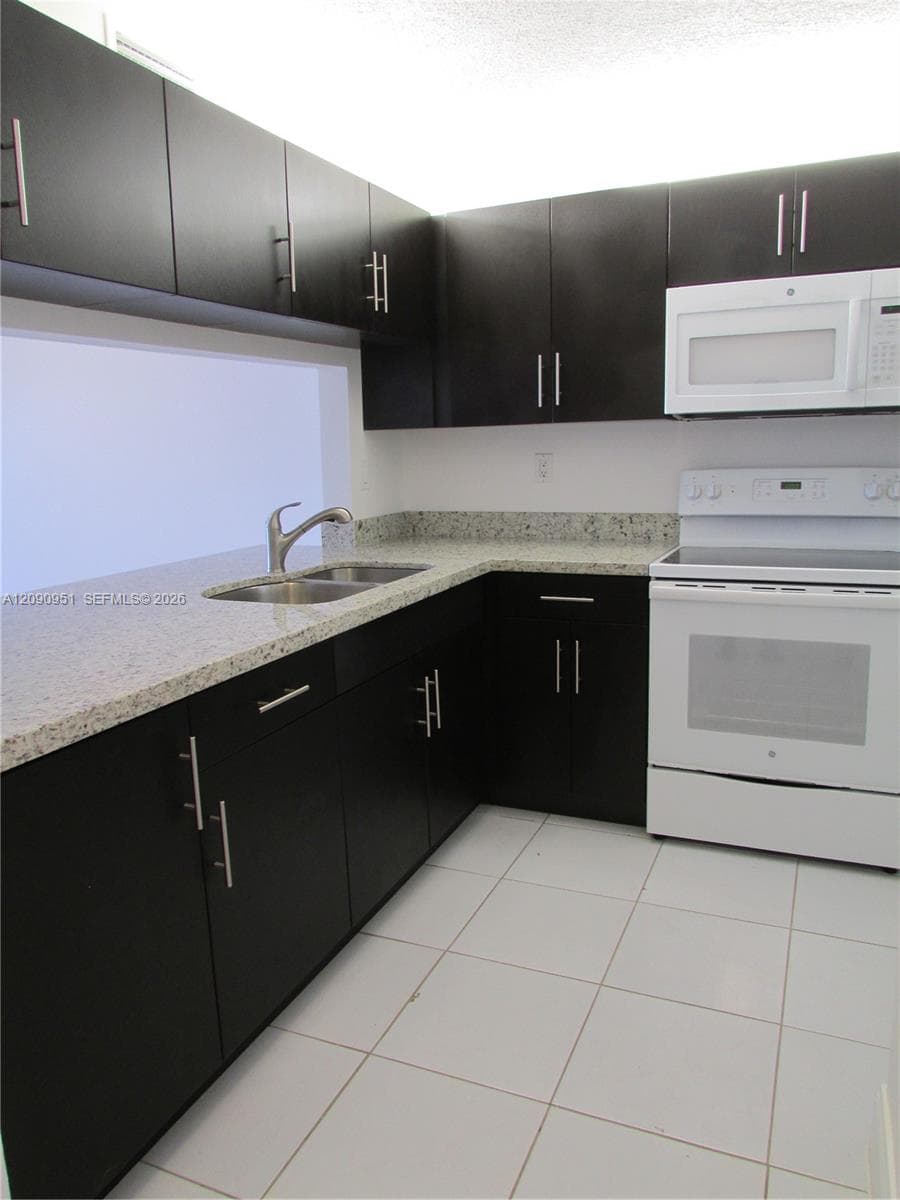 10315 NW 9th St Cir 407-14 photo 8