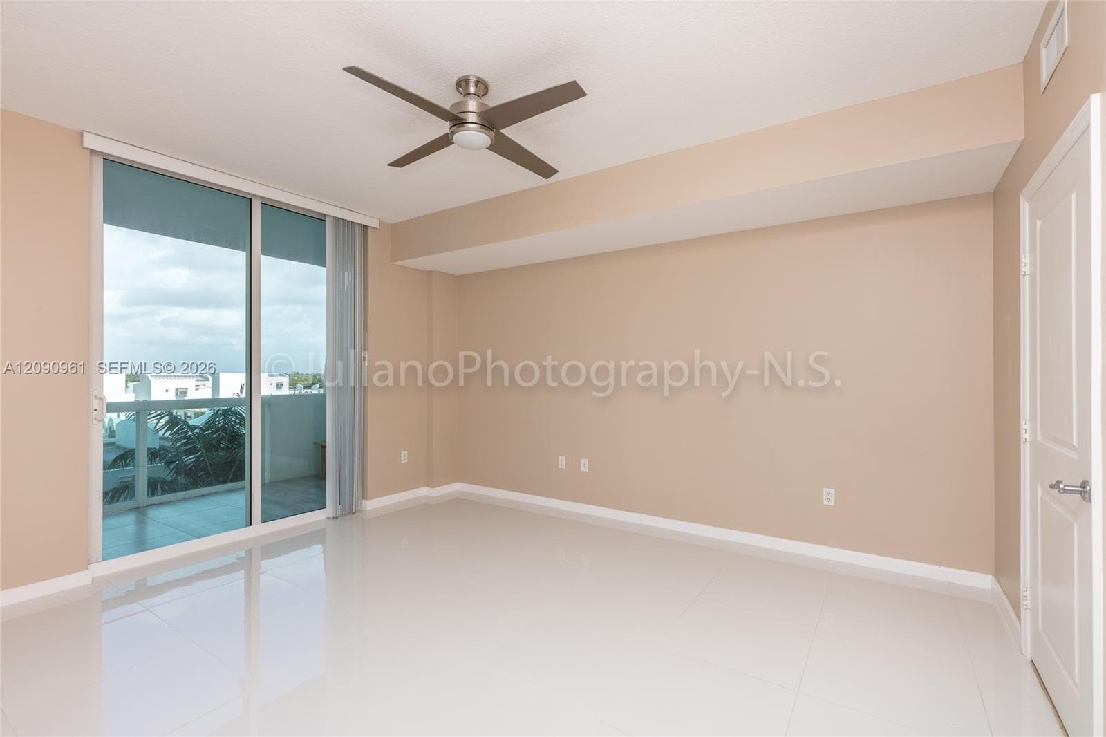 7910 Harbor Island Dr 507 photo 17