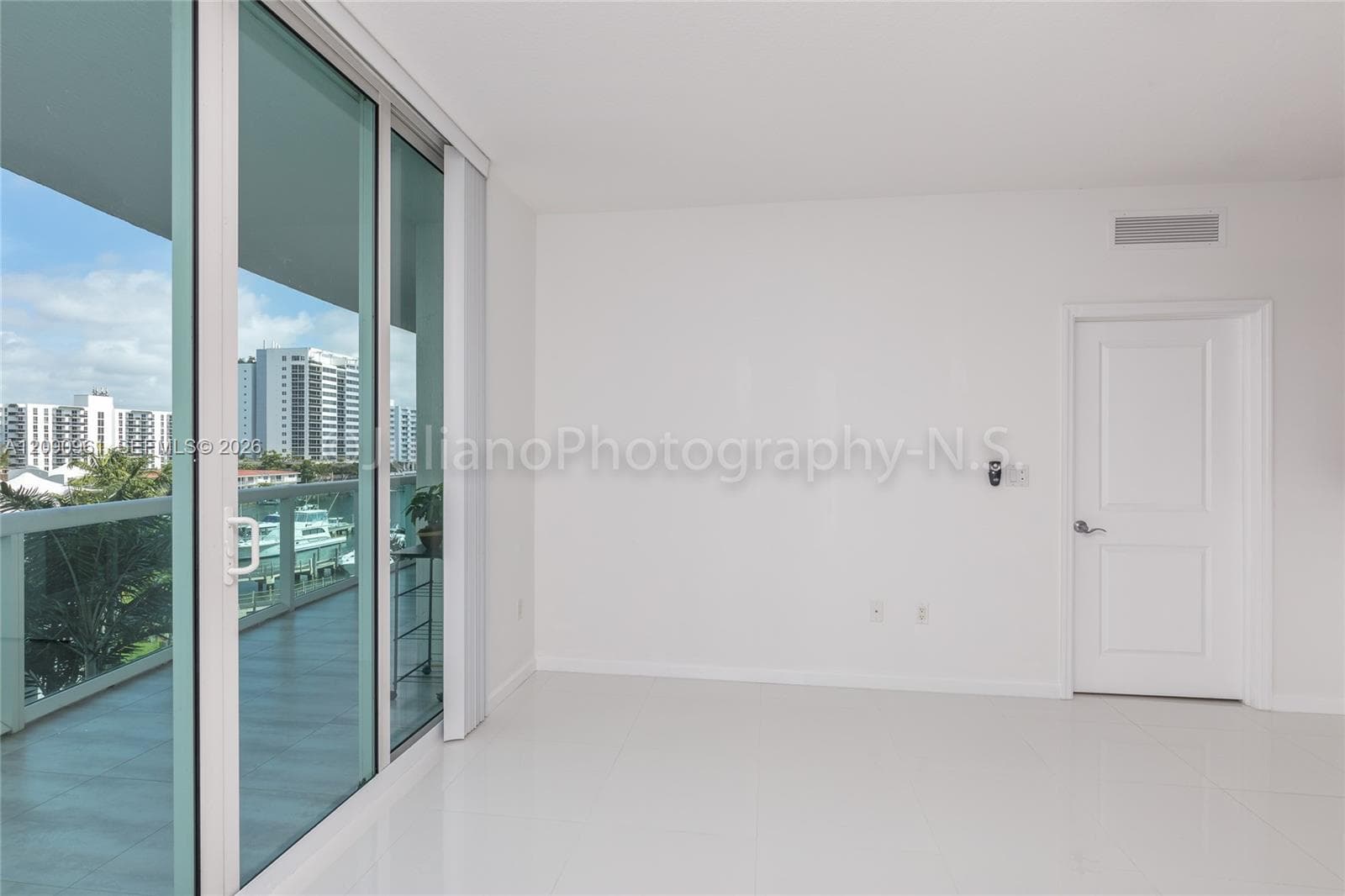 7910 Harbor Island Dr 507 photo 5