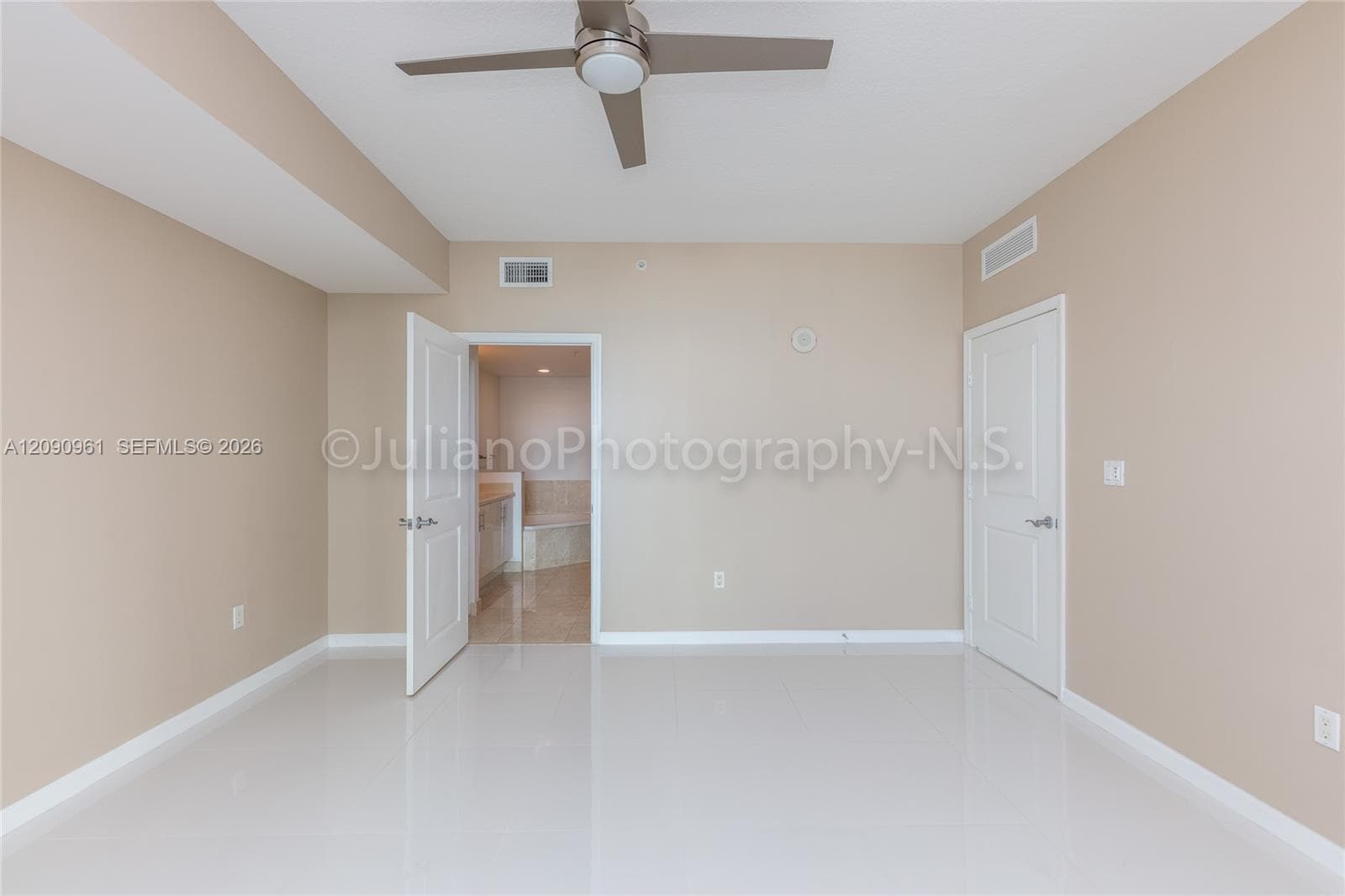 7910 Harbor Island Dr 507 photo 19