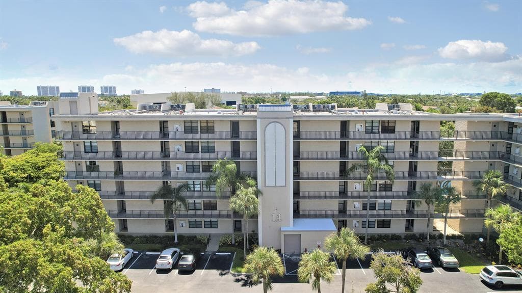 14 ROYAL PALM Way 5050 photo 2