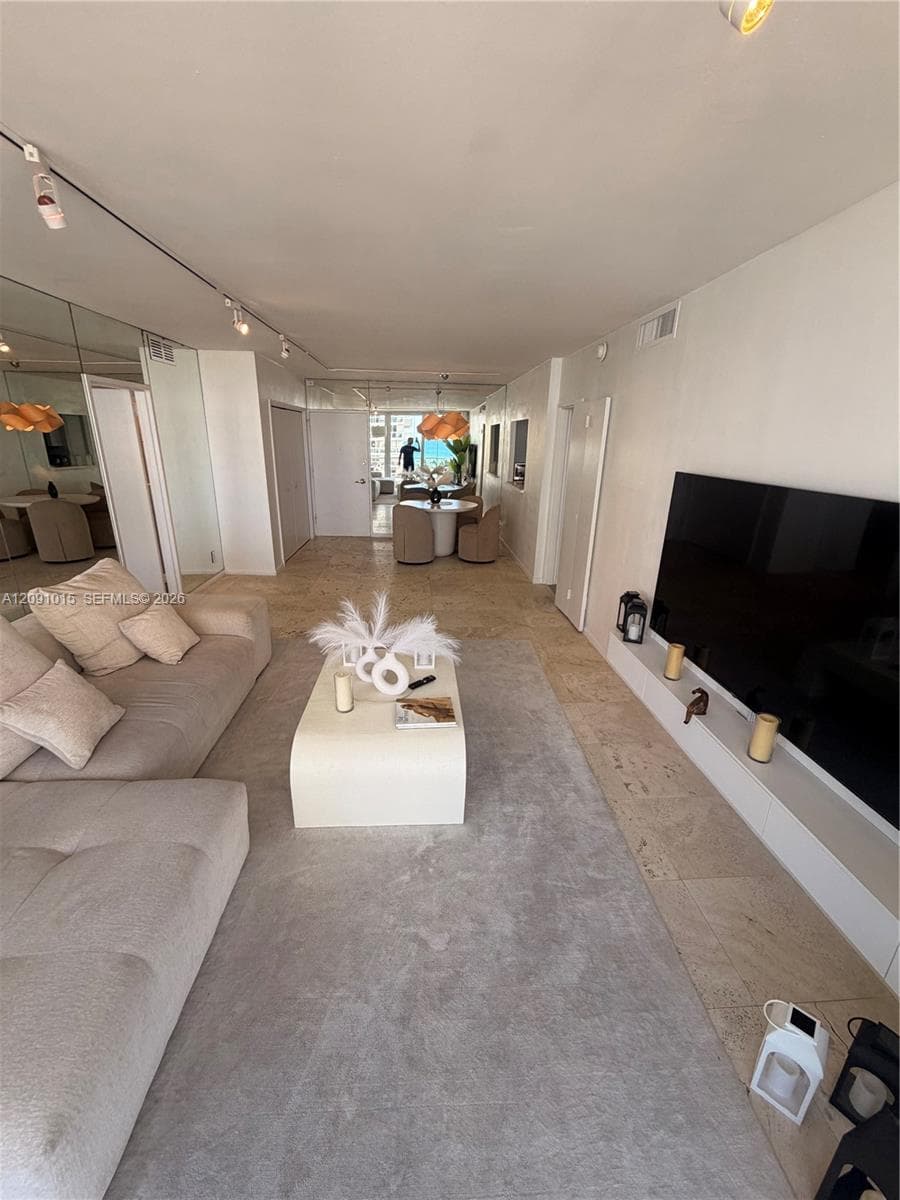 5700 Collins Ave 9B photo 7