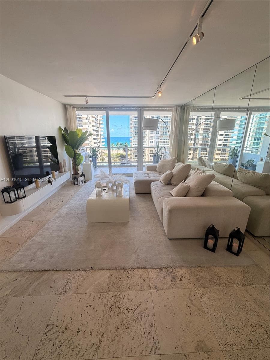 5700 Collins Ave 9B photo 1