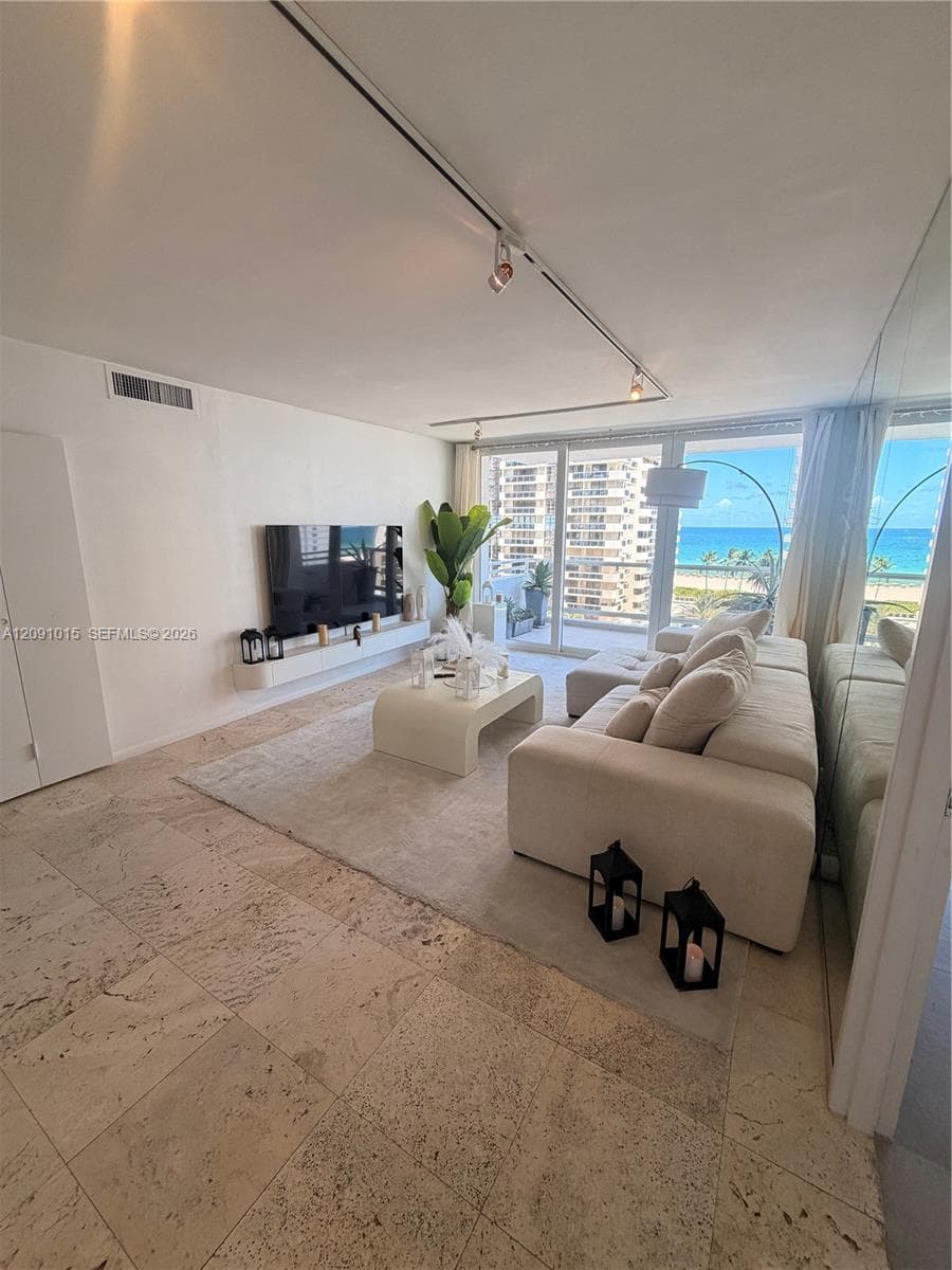 5700 Collins Ave 9B photo 5