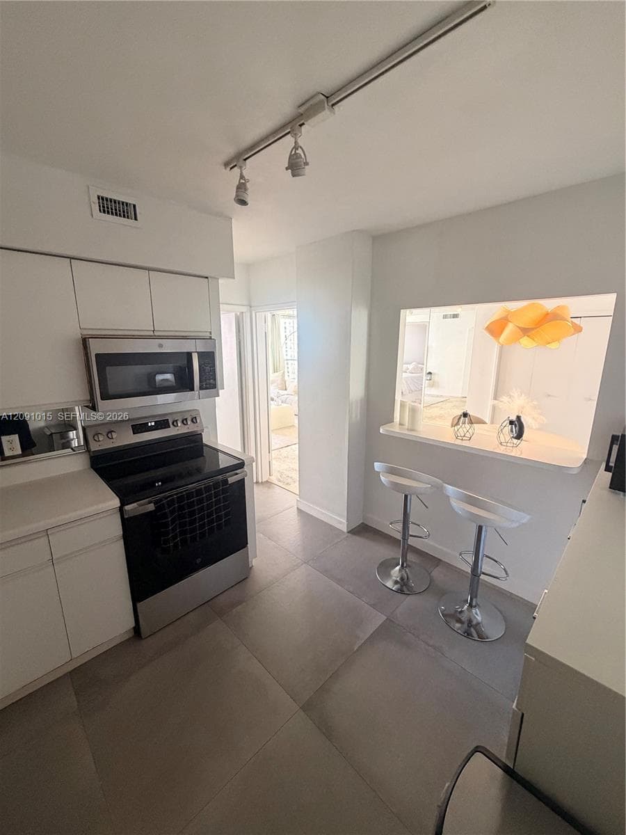 5700 Collins Ave 9B photo 10