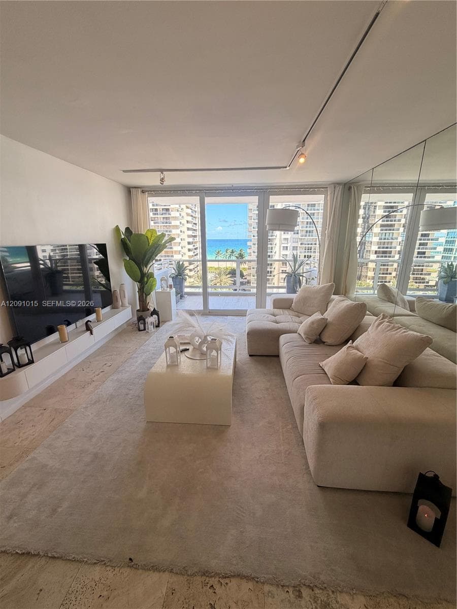 5700 Collins Ave 9B photo 4