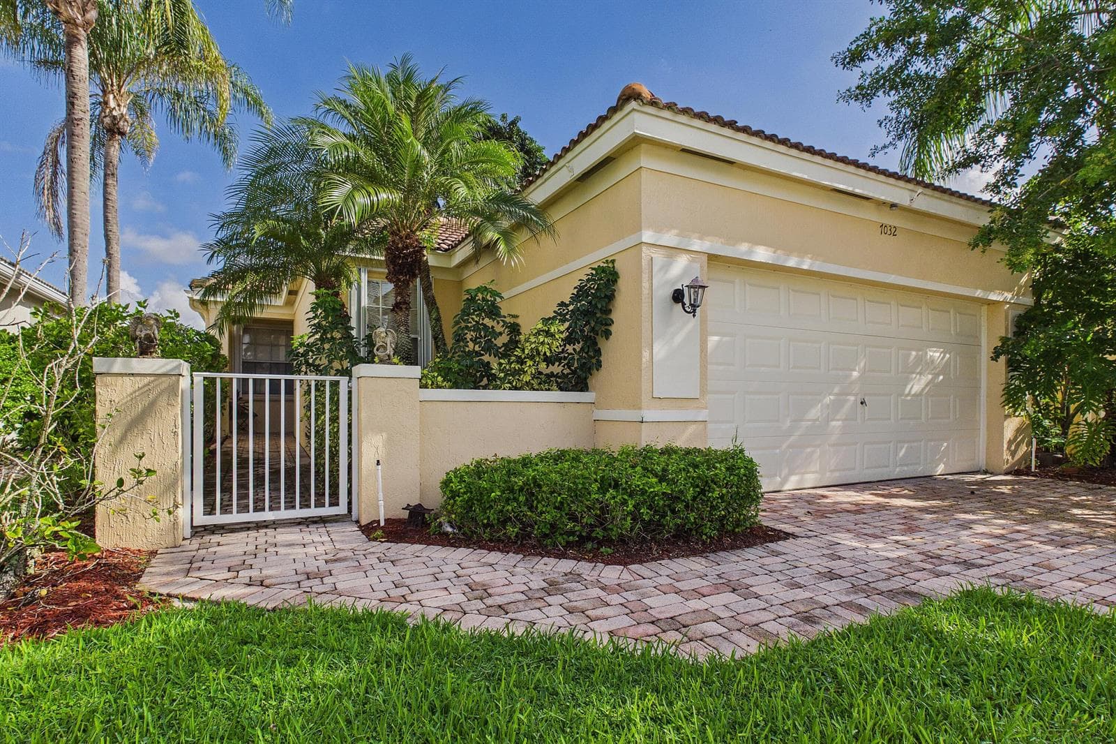7032 Cataluna Circle photo 1