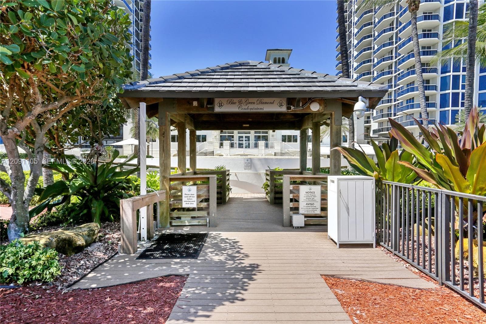 4775 Collins Ave 2207 photo 16