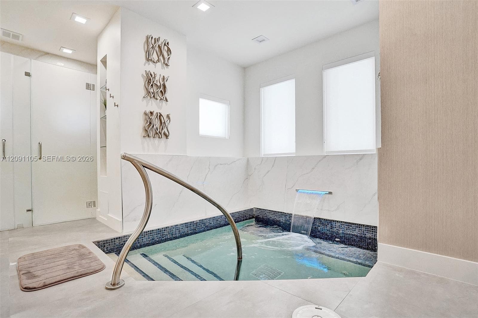 4775 Collins Ave 2207 photo 22
