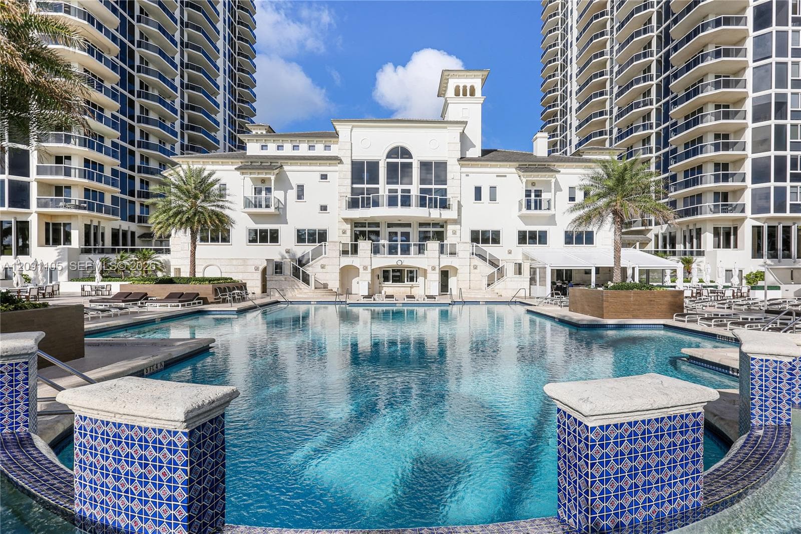 4775 Collins Ave 2207 photo 19