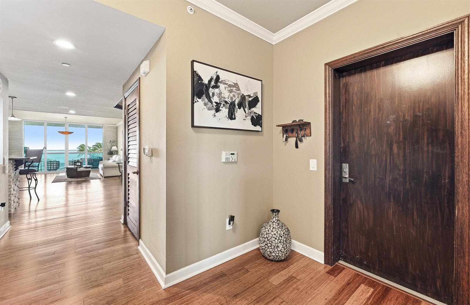 2650 Lake Shore Drive 401 photo 23