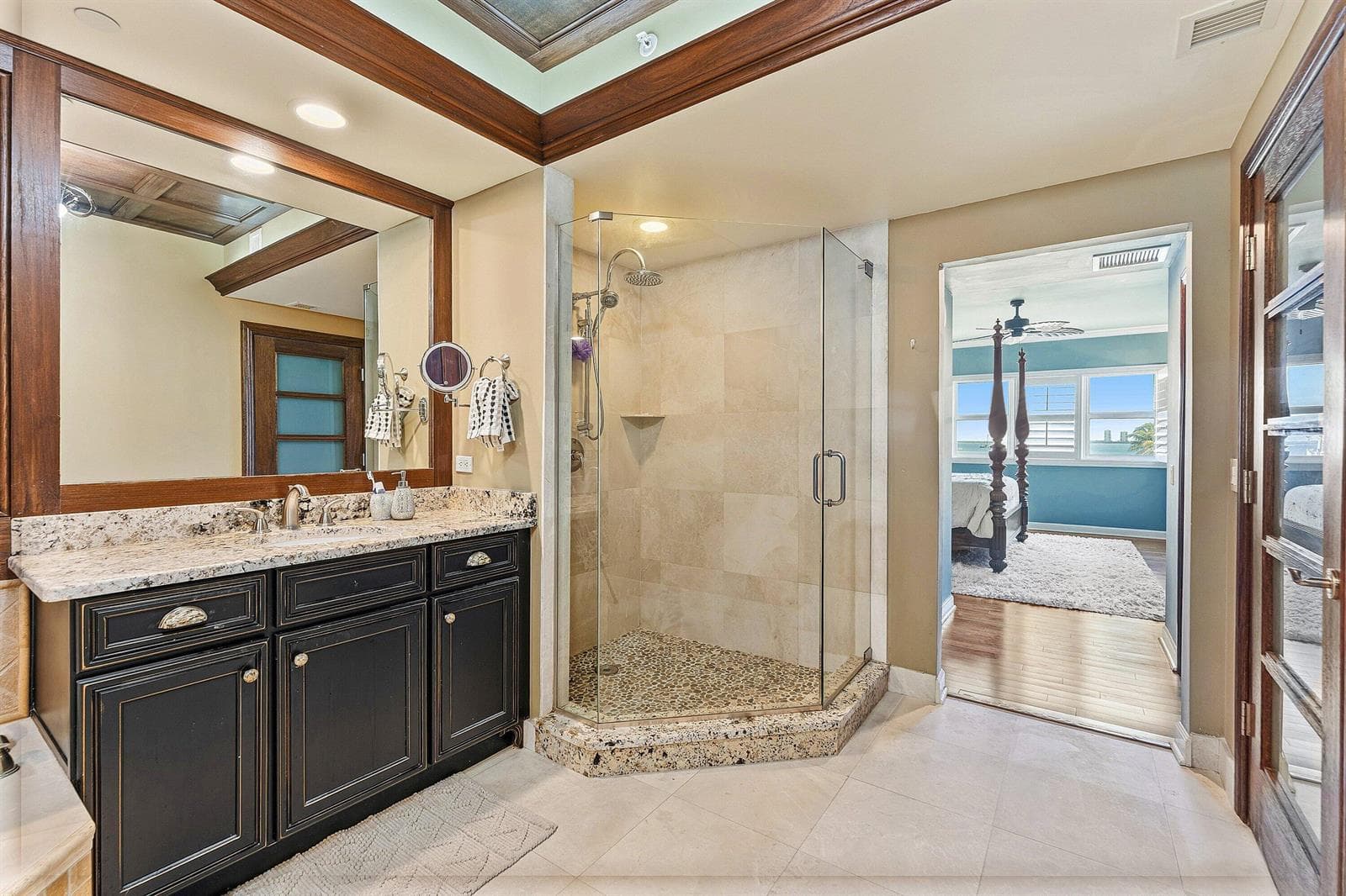 2650 Lake Shore Drive 401 photo 17
