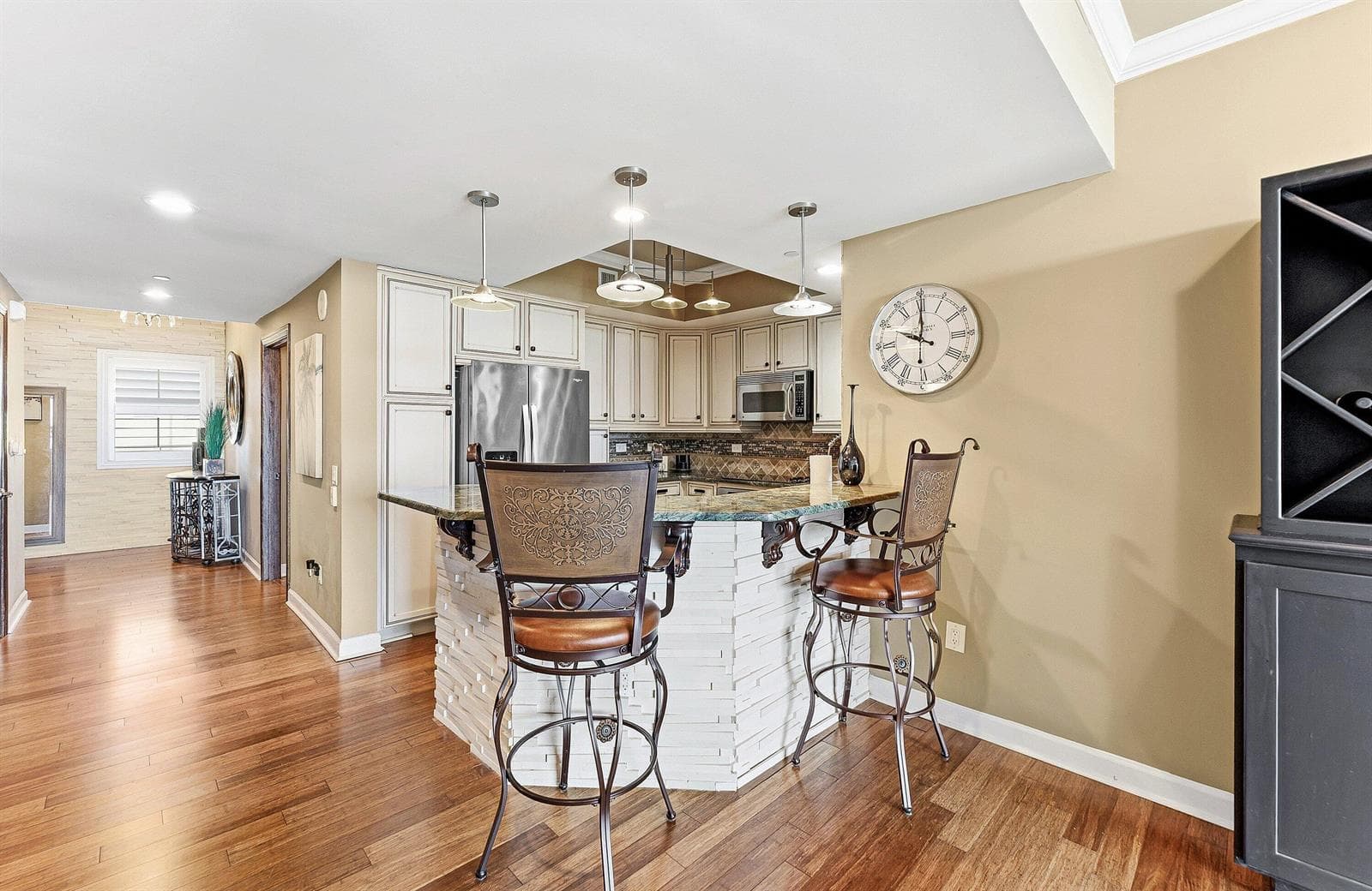 2650 Lake Shore Drive 401 photo 9