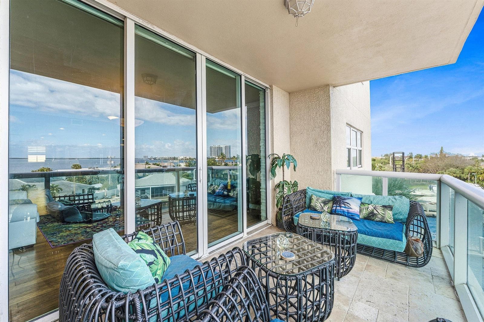 2650 Lake Shore Drive 401 photo 24