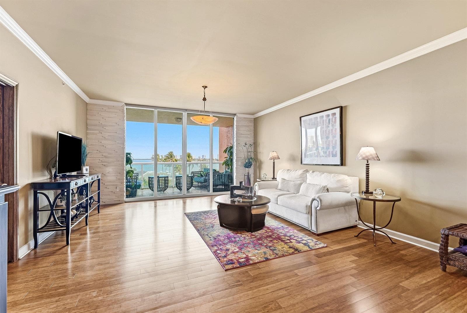 2650 Lake Shore Drive 401 photo 4