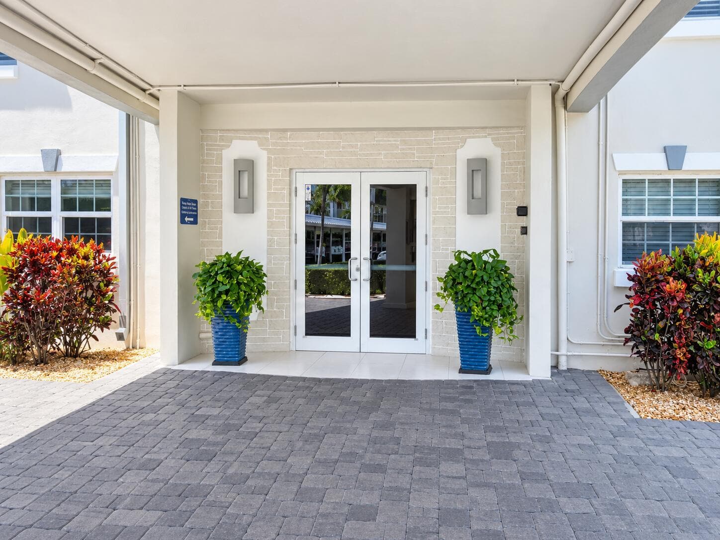 1439 S OCEAN 209 photo 3