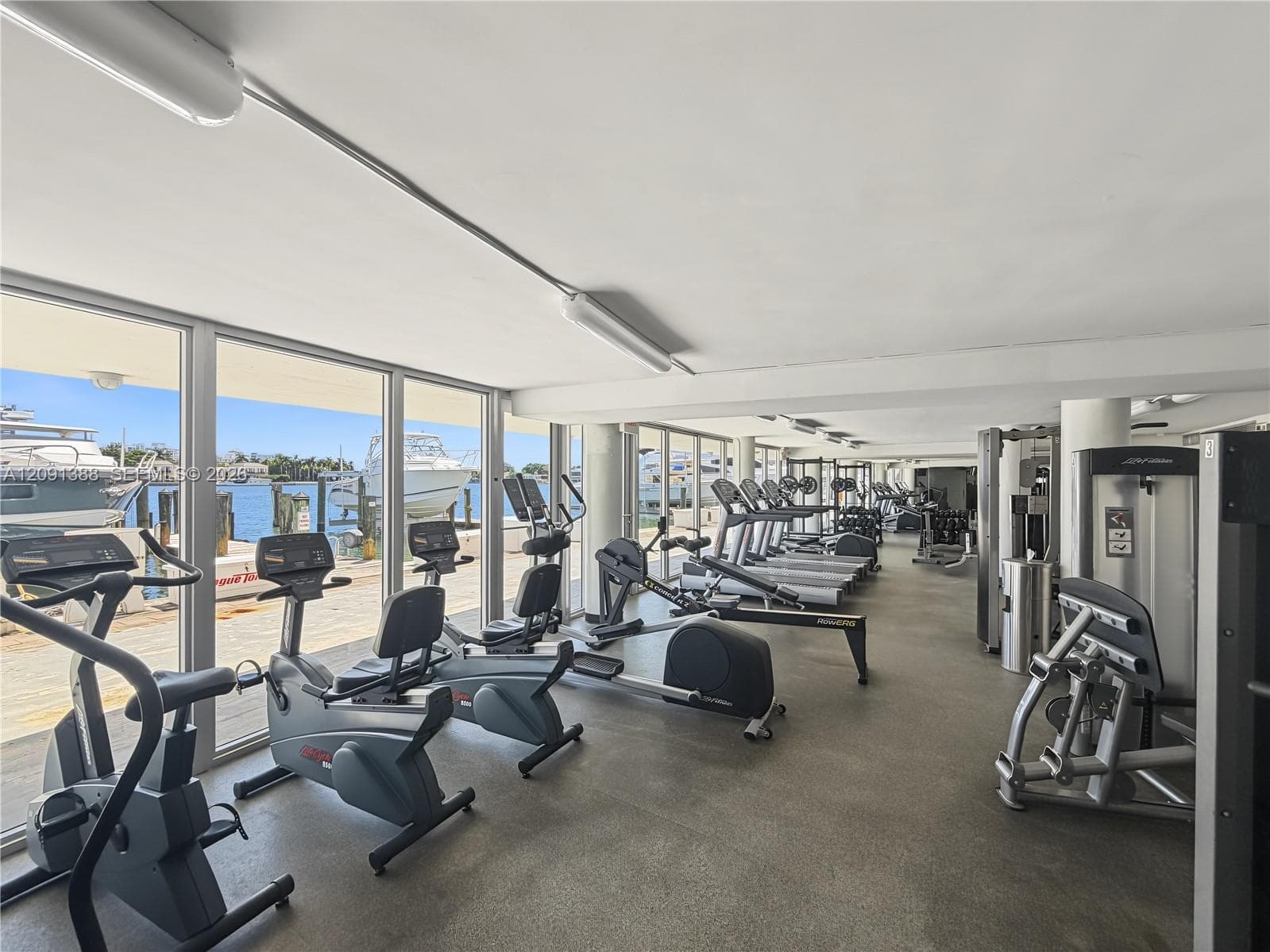 900 Bay Dr 221 photo 10