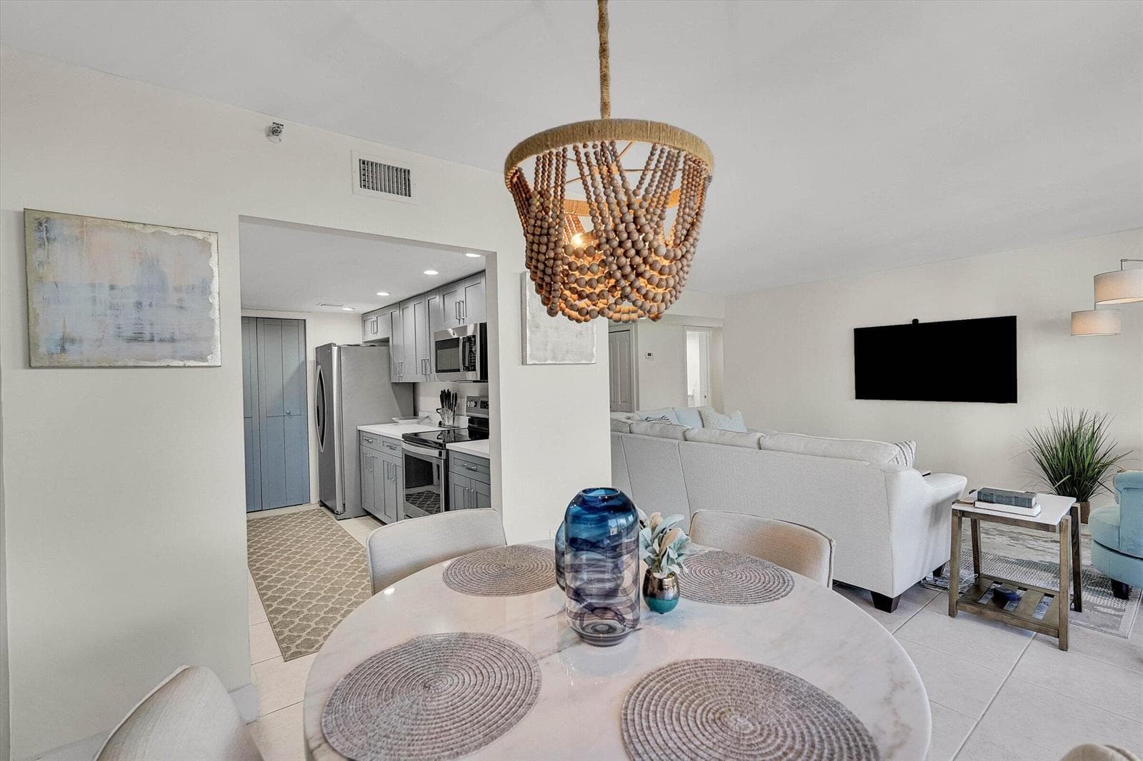 859 JEFFERY Street 306 photo 7