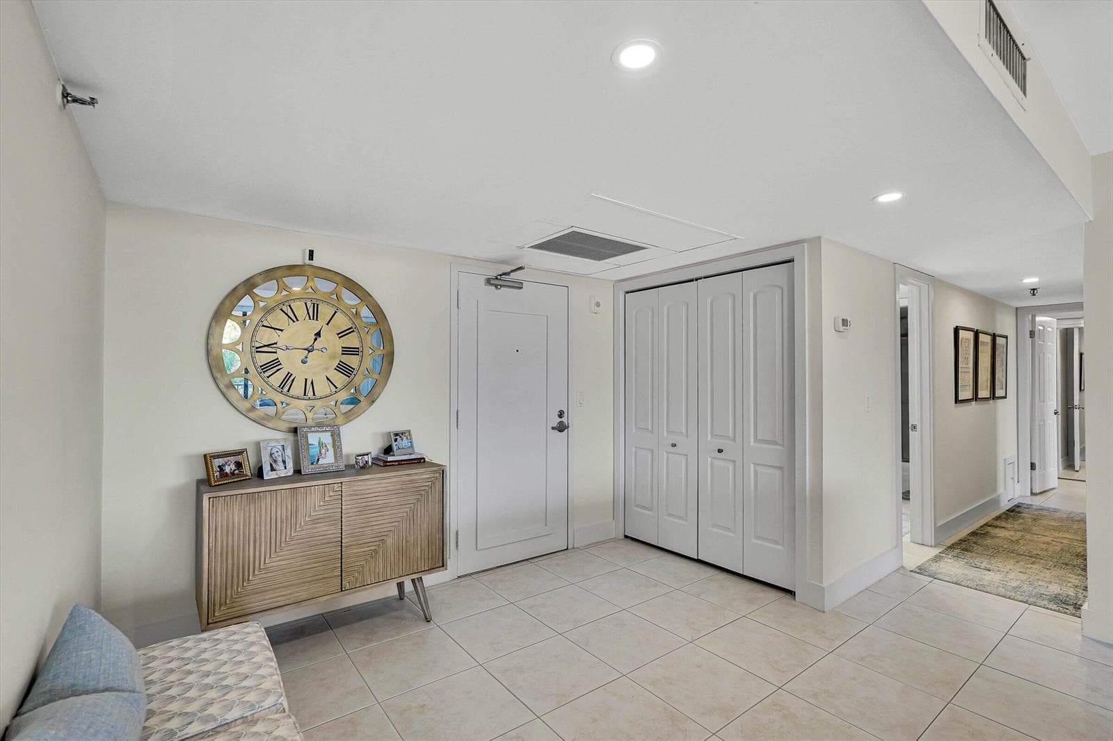 859 JEFFERY Street 306 photo 8