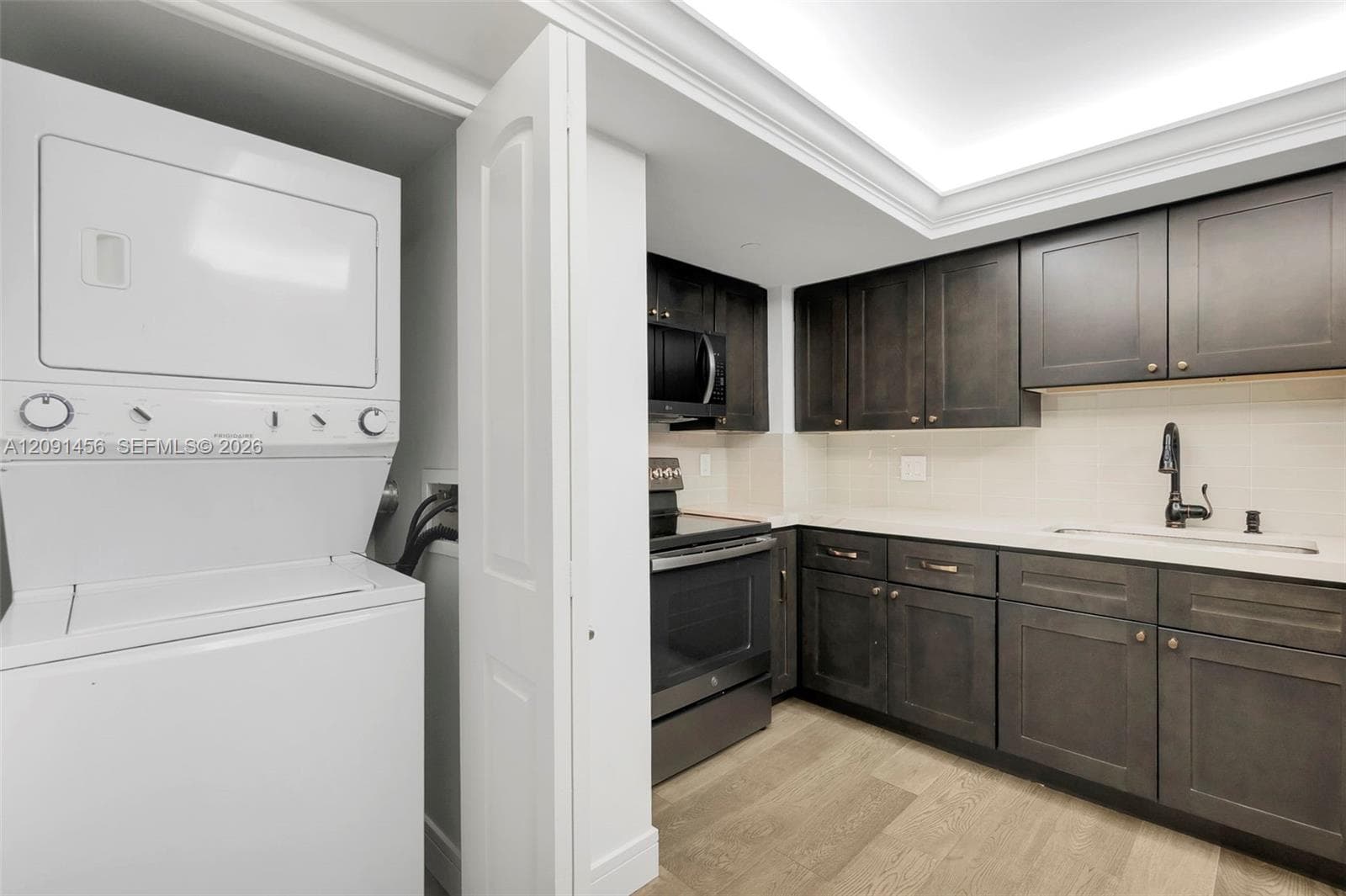 3200 Port Royale Dr N 205 photo 9
