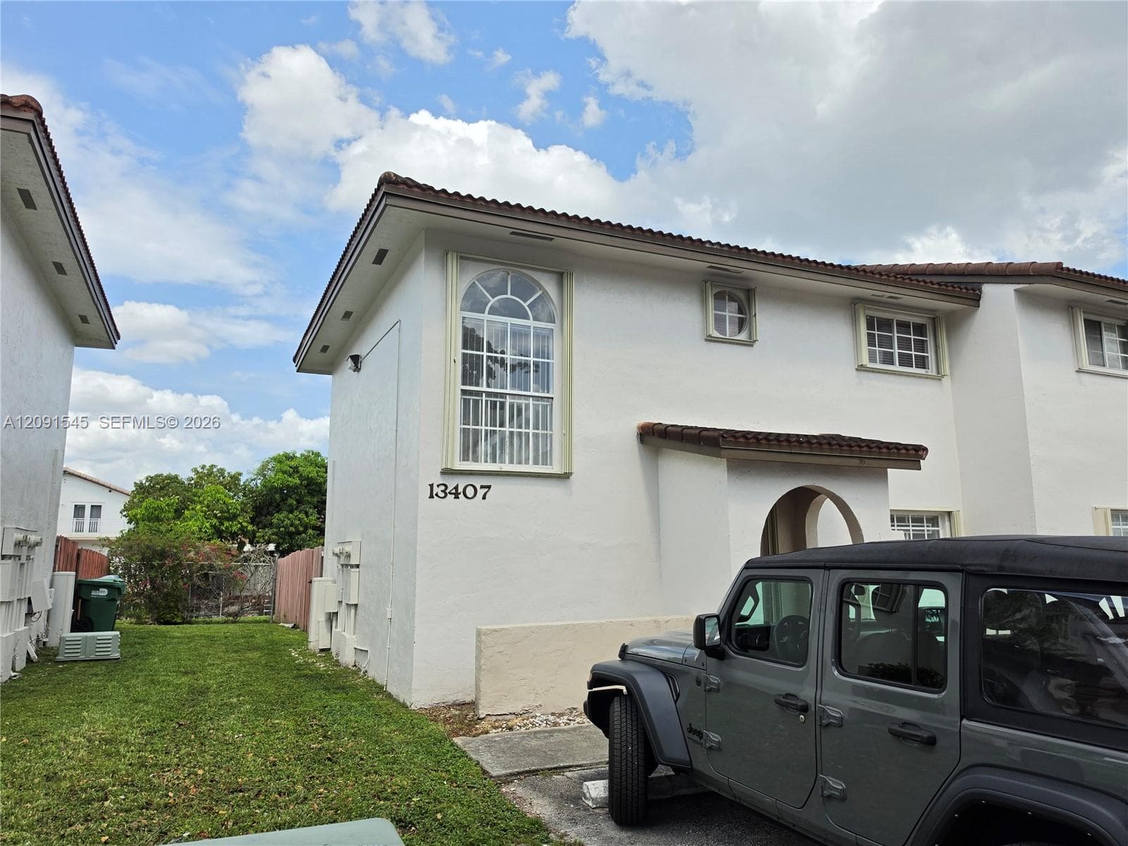 13407 SW 62nd St 1 photo 2