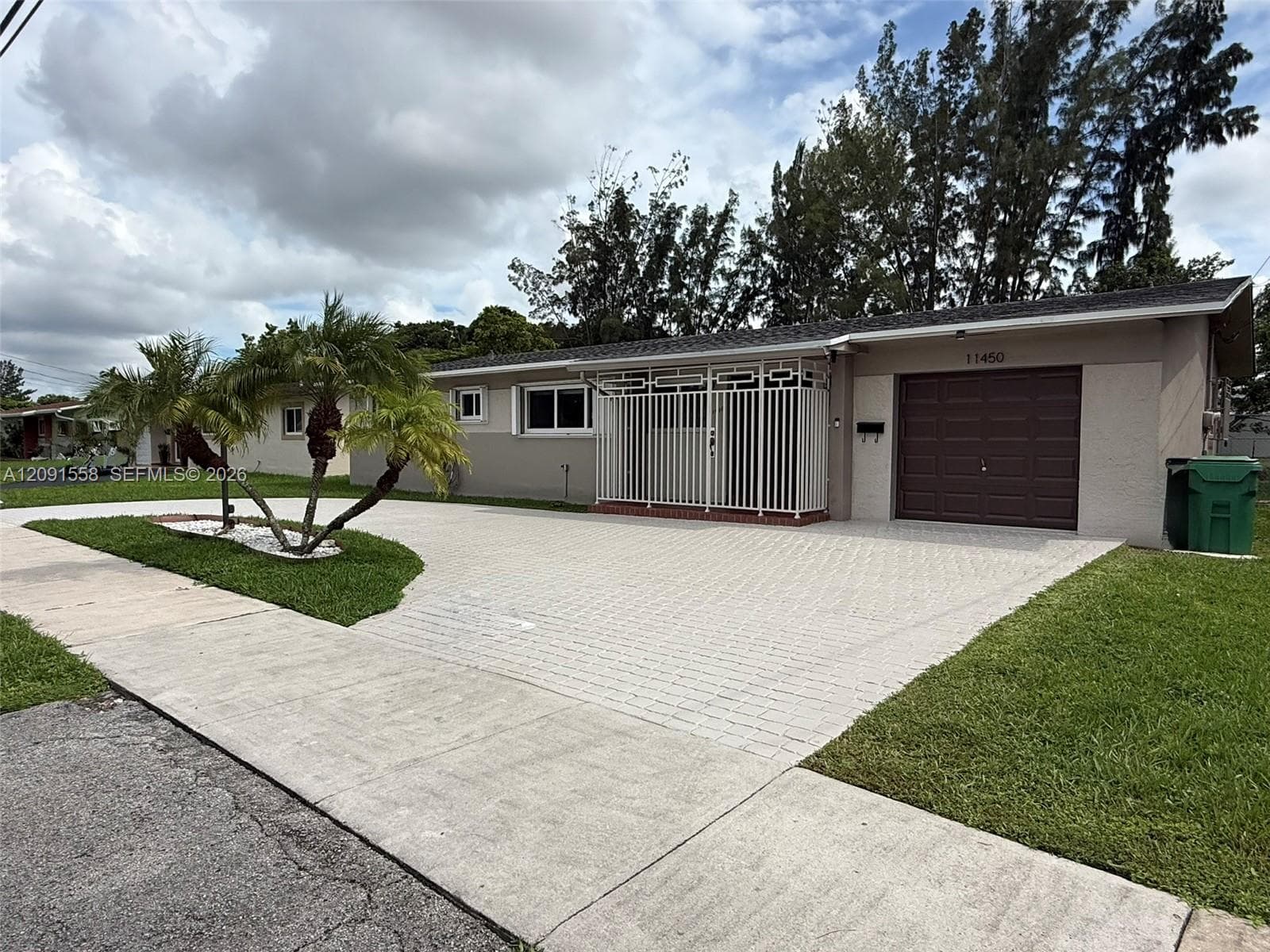 11450 SW 47th Ter 11450 photo 2