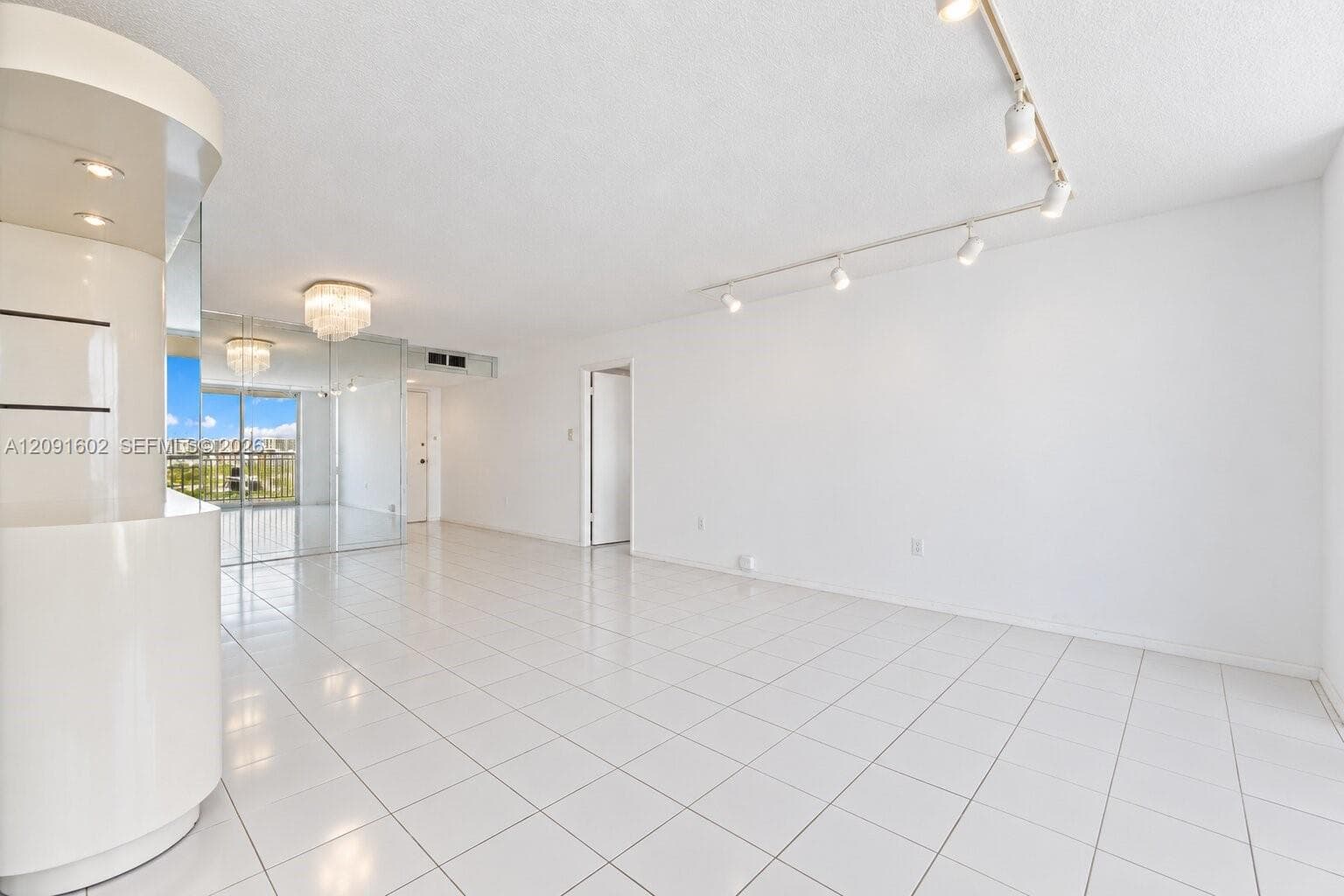 18021 Biscayne Blvd 1102 photo 6