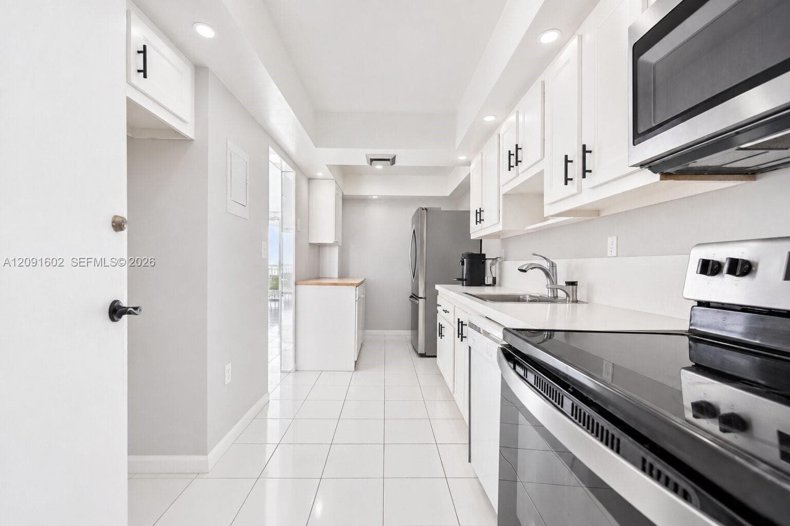 18021 Biscayne Blvd 1102 photo 16