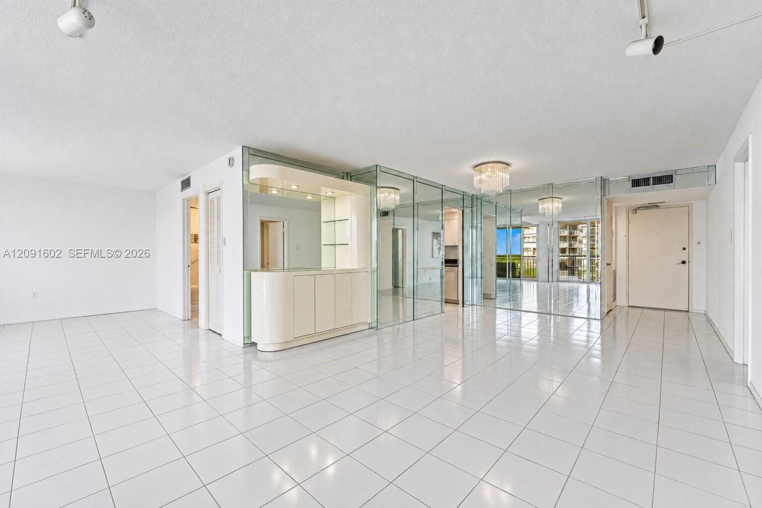 18021 Biscayne Blvd 1102 photo 7