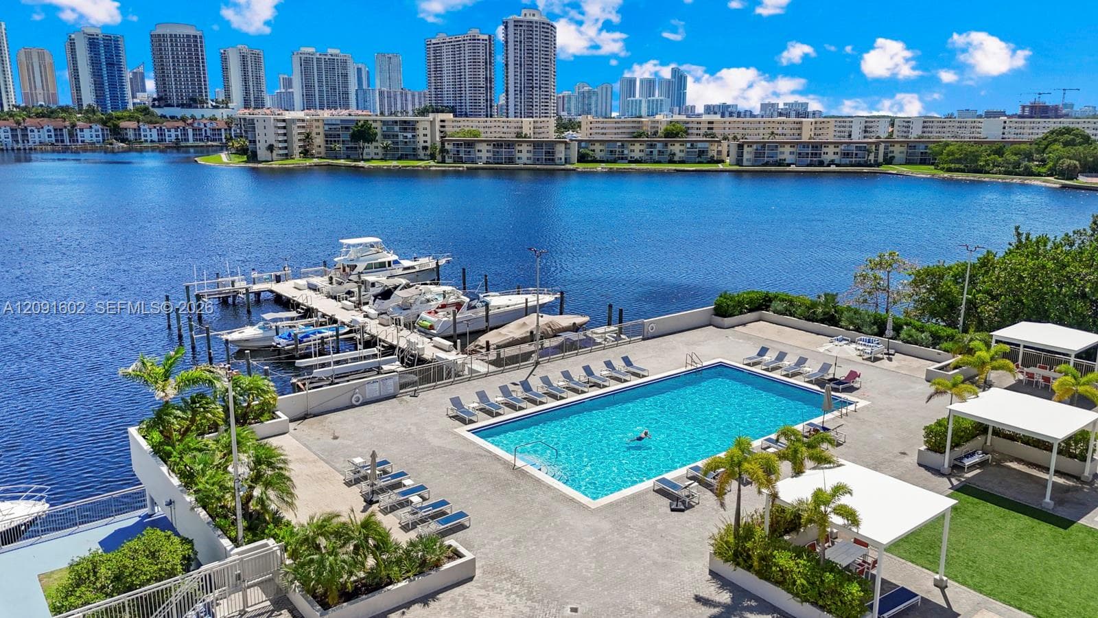 18021 Biscayne Blvd 1102 photo 20