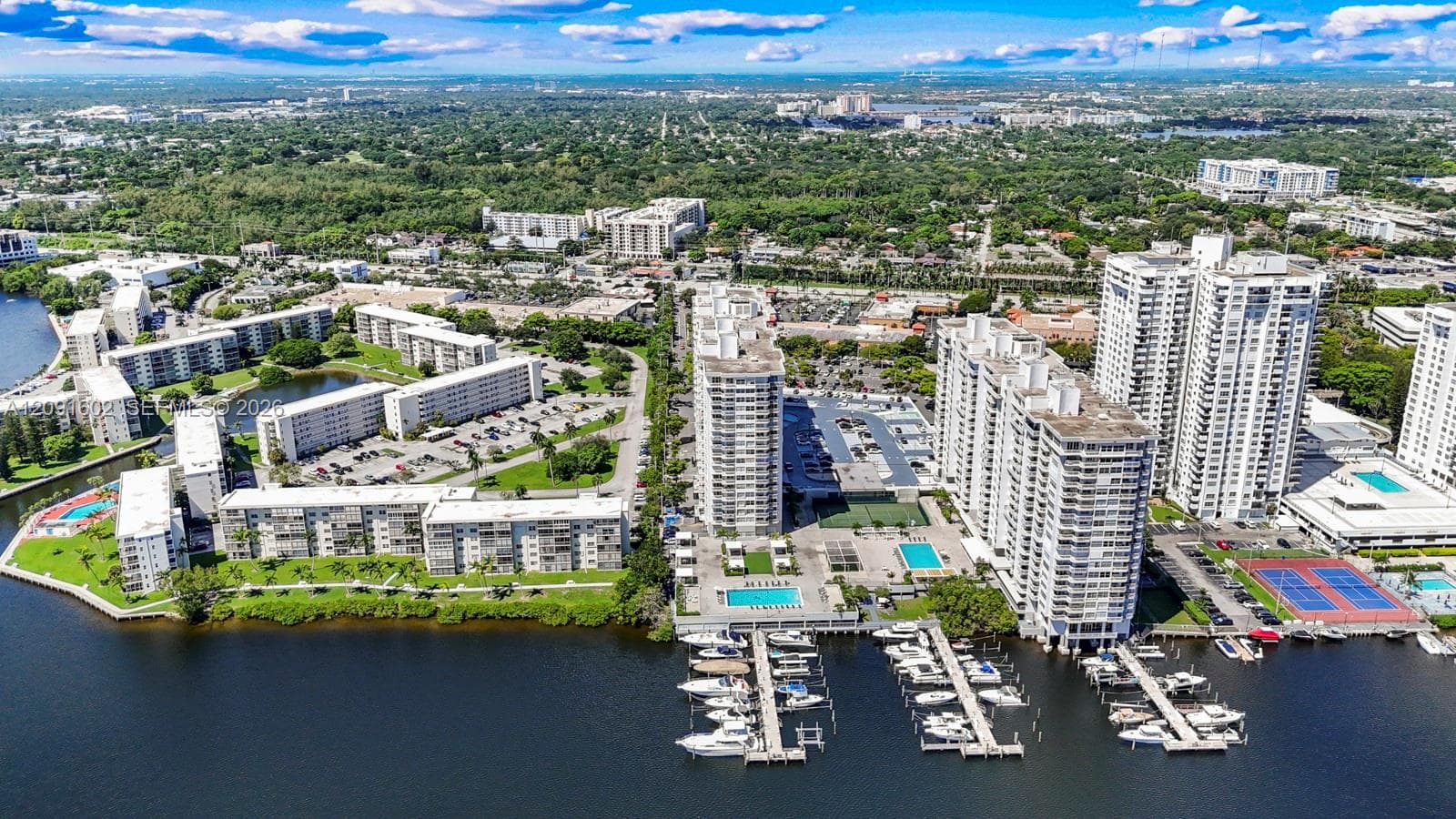 18021 Biscayne Blvd 1102 photo 24