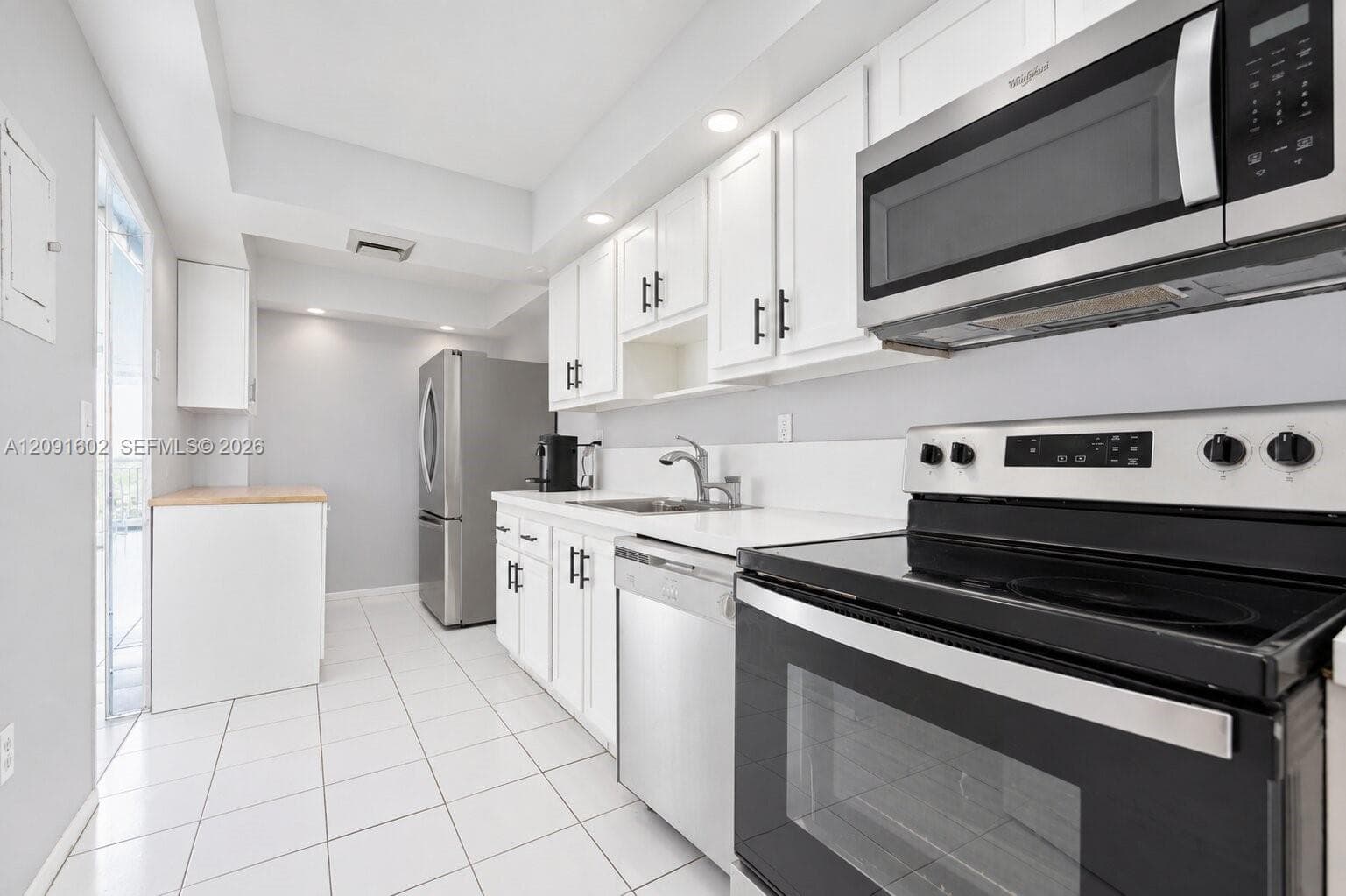 18021 Biscayne Blvd 1102 photo 15