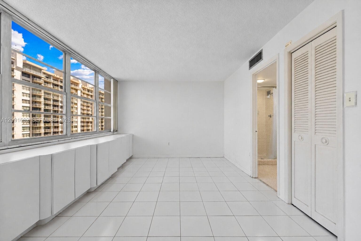 18021 Biscayne Blvd 1102 photo 8