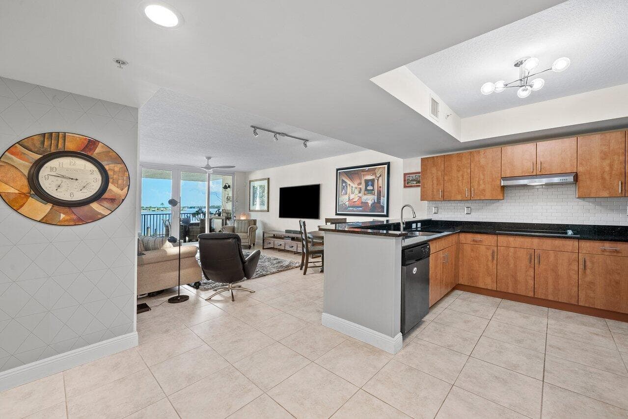 2700 N Federal Highway 203 photo 9