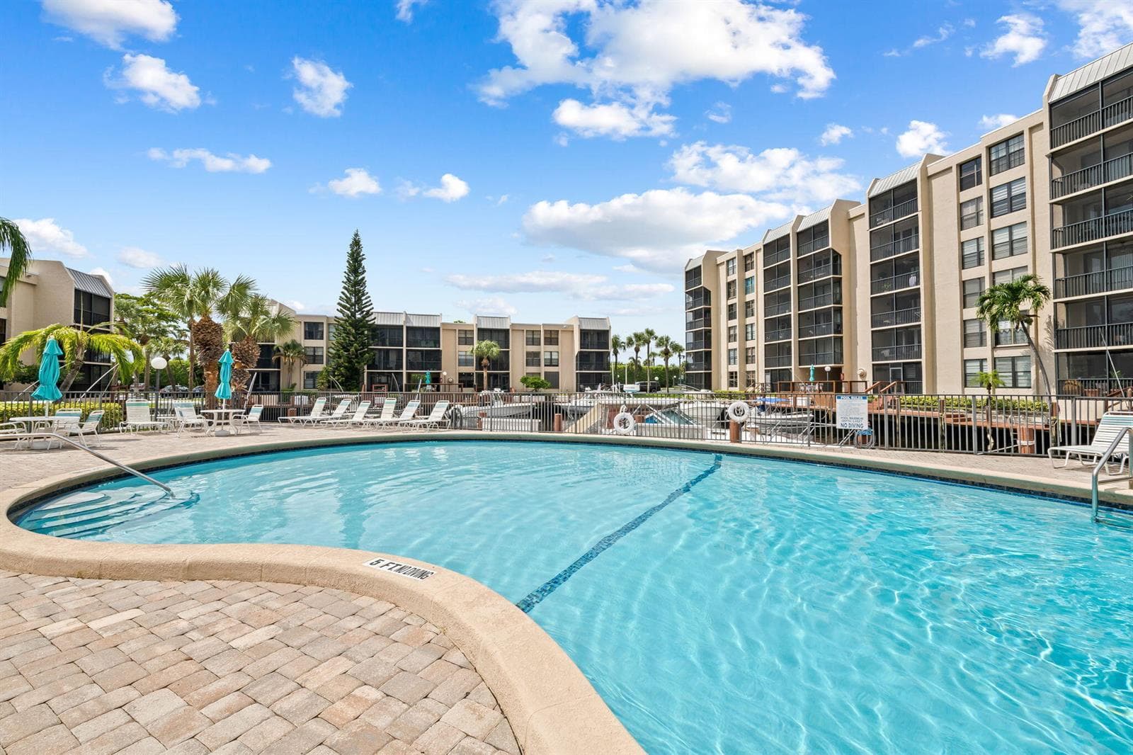 8 N ROYAL PALM Way 6040 photo 23