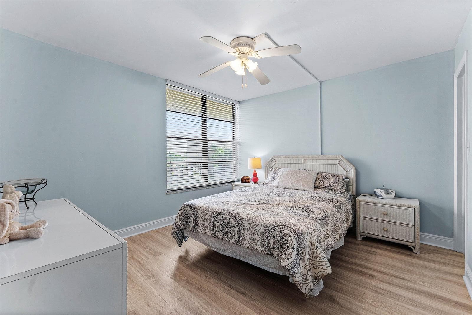 8 N ROYAL PALM Way 6040 photo 17